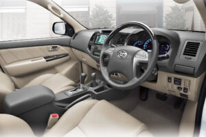 Toyota Fortuner 2012 салон