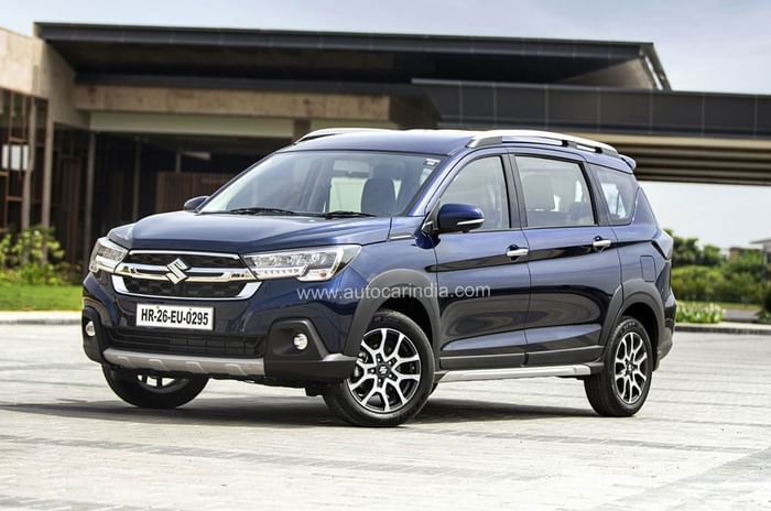Kia Carens DCT vs Maruti Suzuki XL6 automatic: Which 6 seater is better?