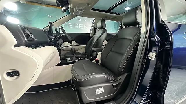Mahindra XUV 3XO Front Row Seats