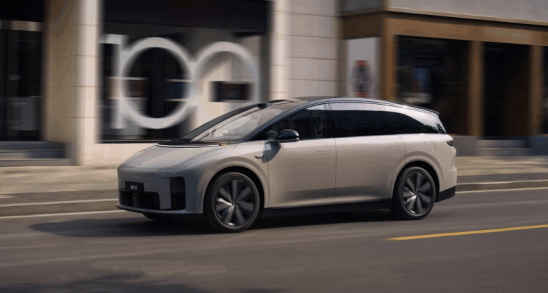 Li Auto Launches i8 Electric SUV