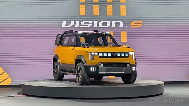 Mahindra Vision S Right Front Three Quarter