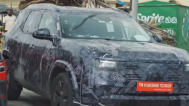 Nissan New Compact SUV Right Front Three Quarter