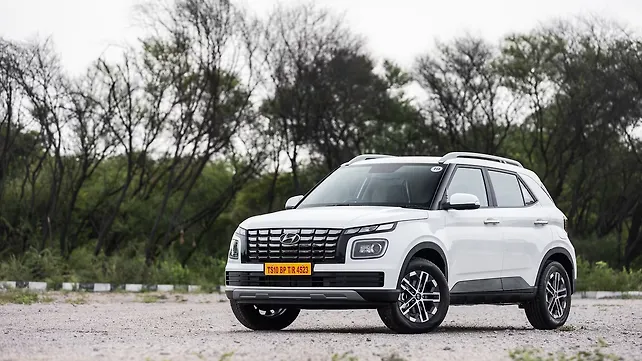 Hyundai Venue Left Front Three Quarter