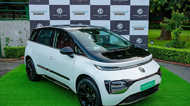 MG Windsor EV Right Front Three Quarter