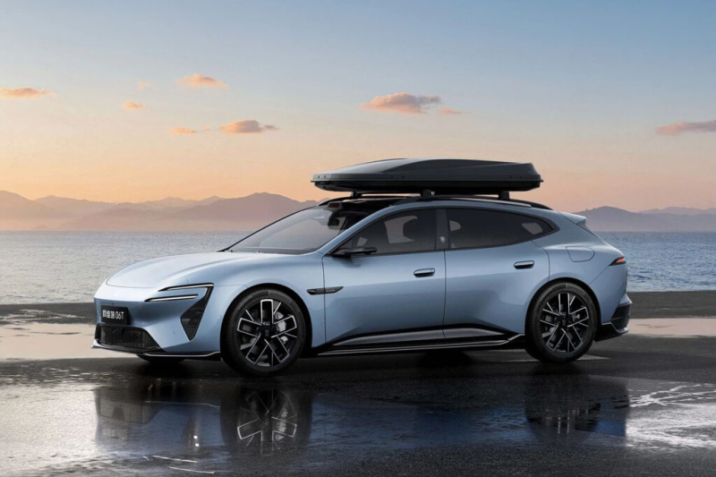 AVATR reveals 06T estate with advanced Huawei LiDAR